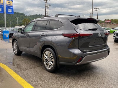 2025 Toyota Highlander Hybrid Platinum