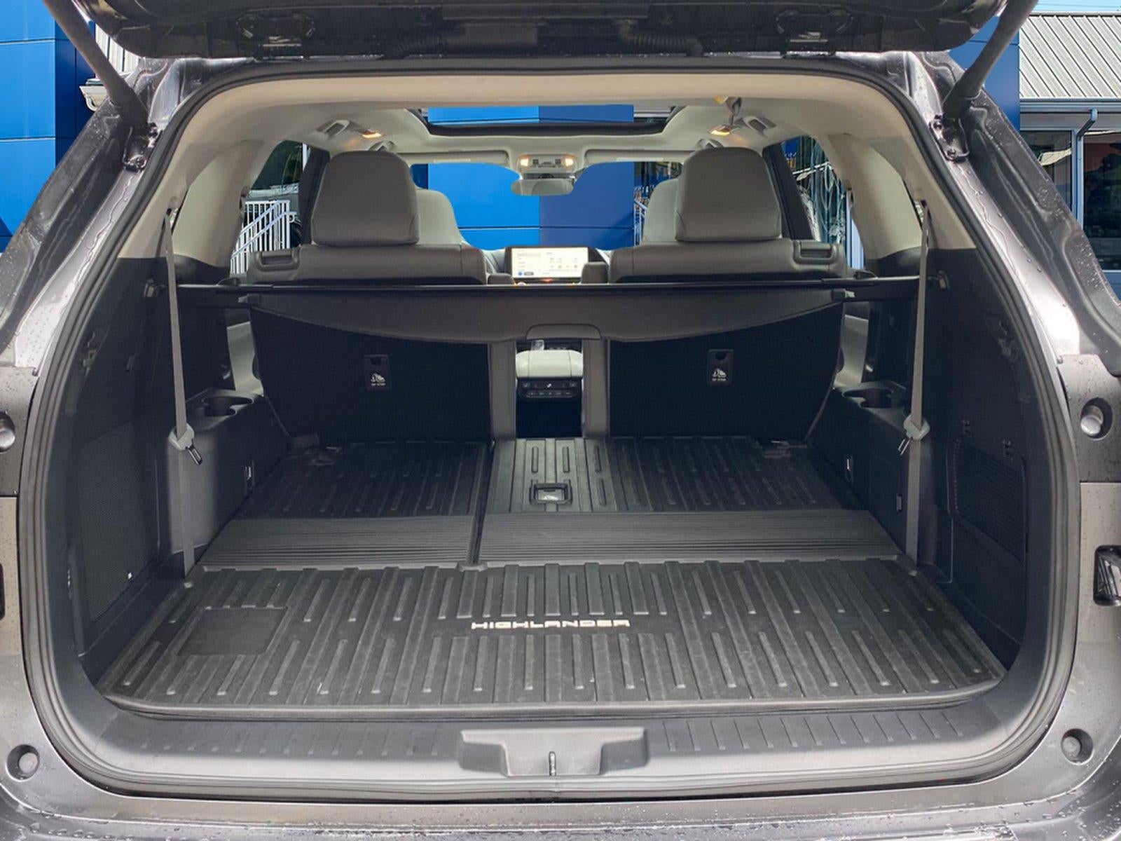 2025 Toyota Highlander Hybrid Platinum