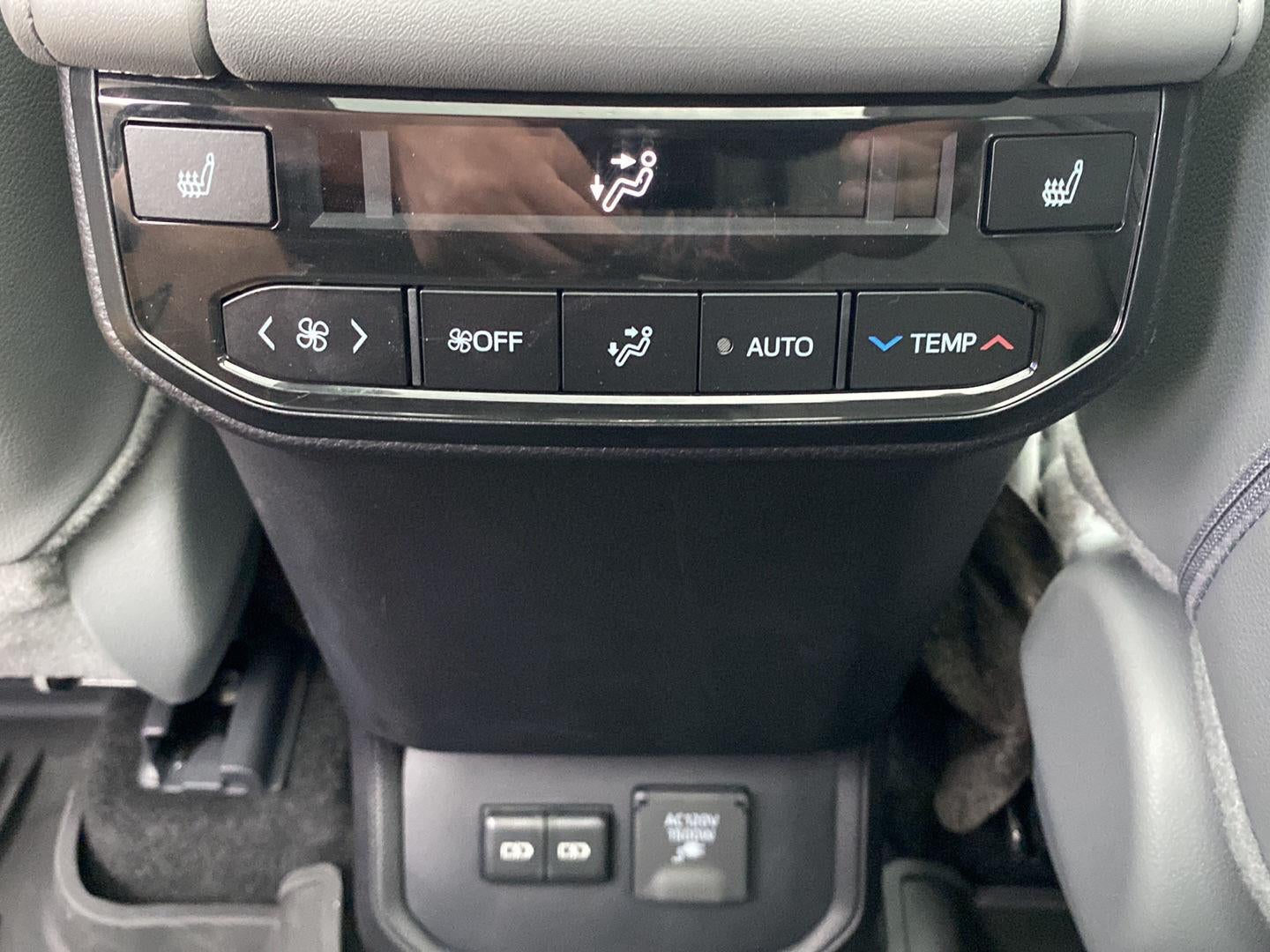 2025 Toyota Highlander Hybrid Platinum