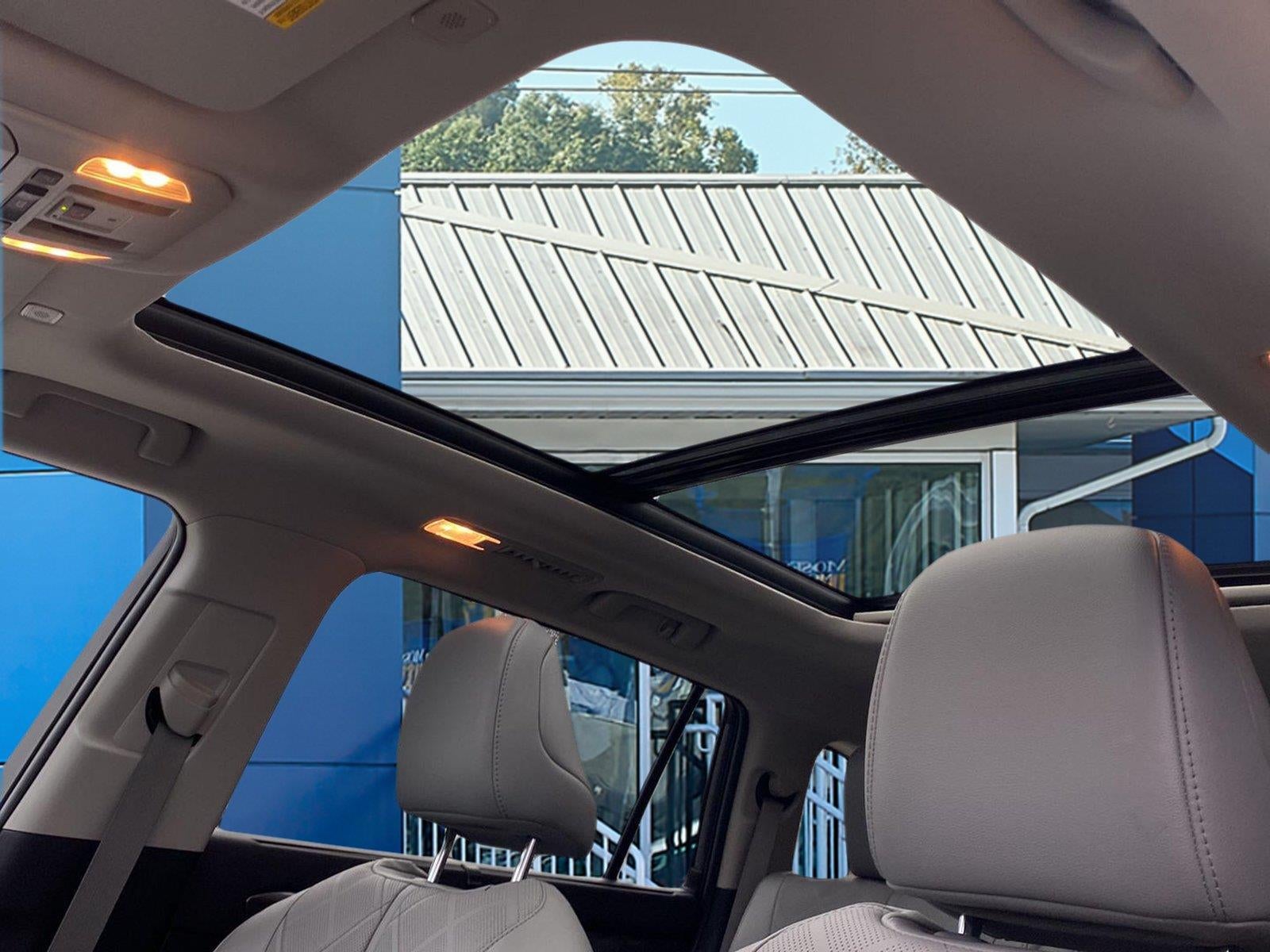 2025 Toyota Highlander Hybrid Platinum