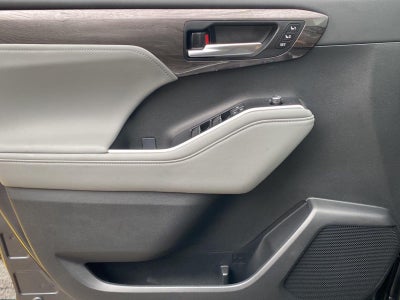 2025 Toyota Highlander Hybrid Platinum