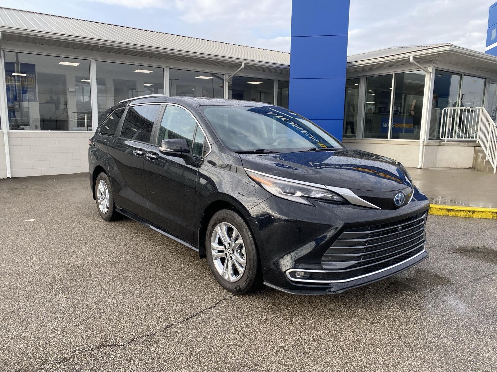 2023 Toyota Sienna Platinum 7-Passenger