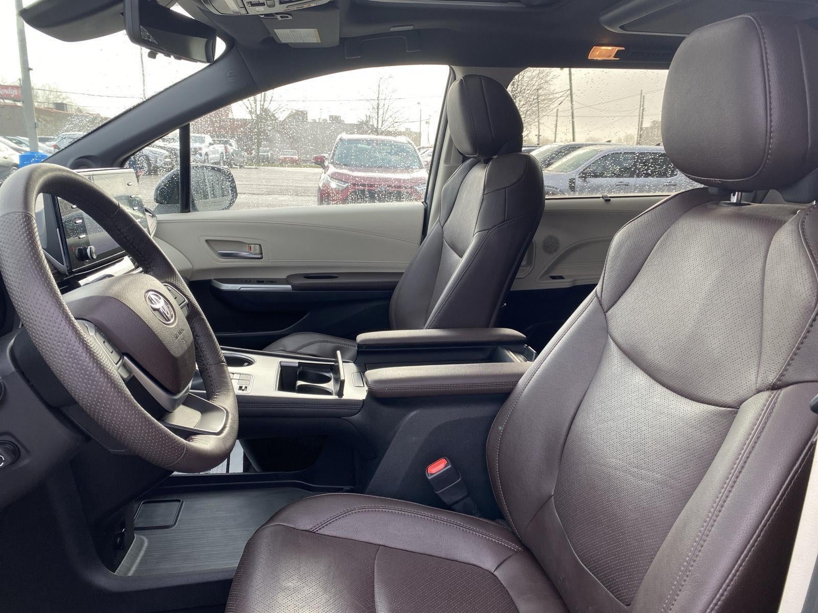 2023 Toyota Sienna Platinum 7-Passenger