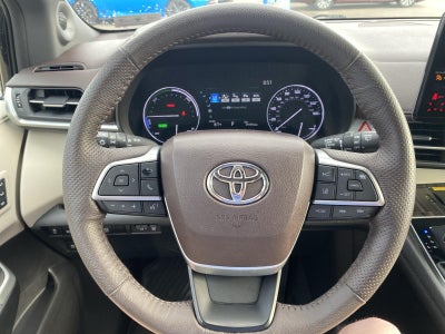 2023 Toyota Sienna Platinum 7-Passenger