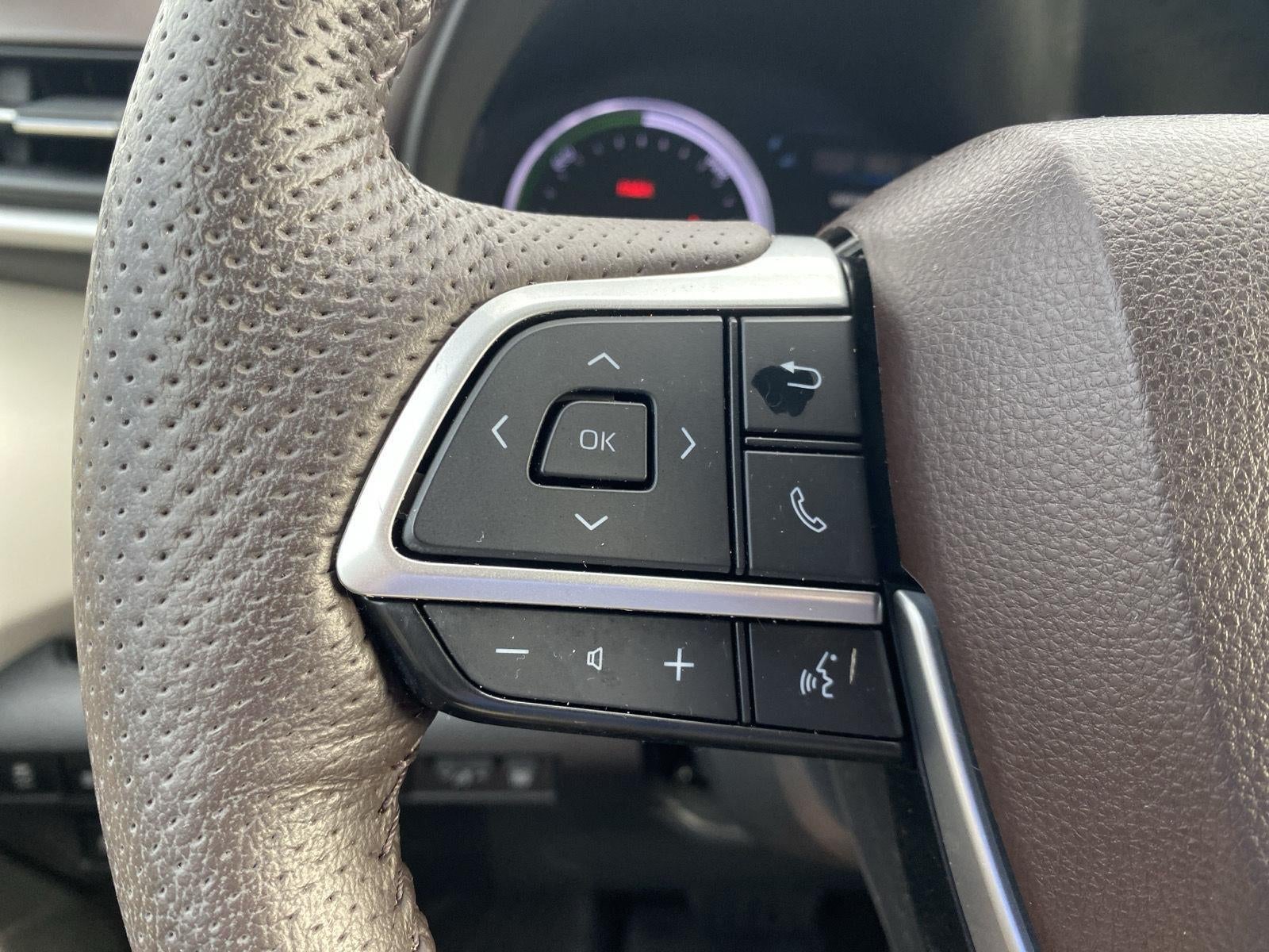 2023 Toyota Sienna Platinum 7-Passenger