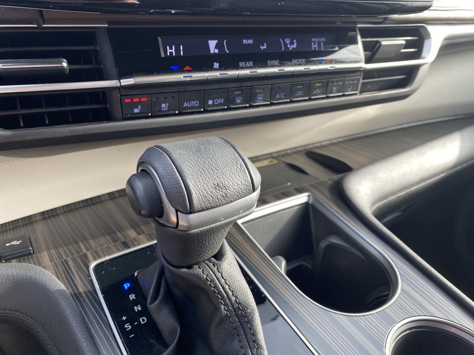 2023 Toyota Sienna Platinum 7-Passenger