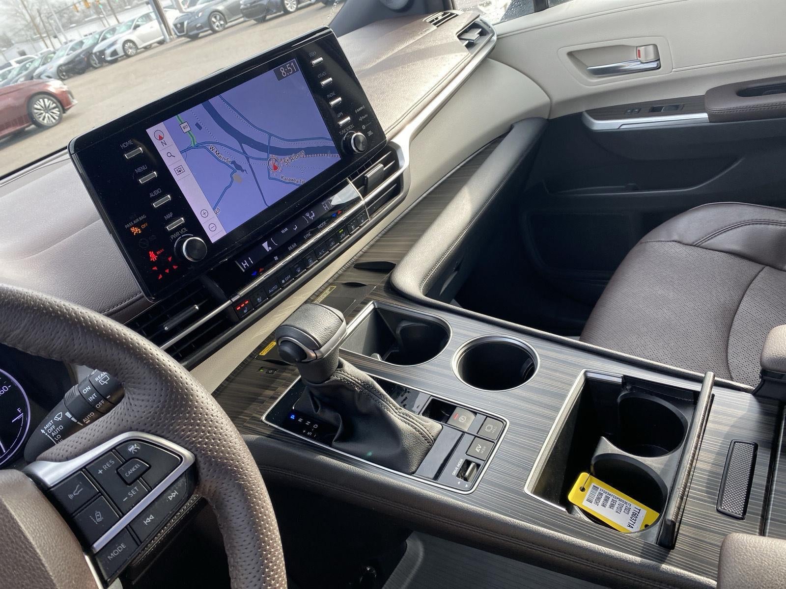 2023 Toyota Sienna Platinum 7-Passenger