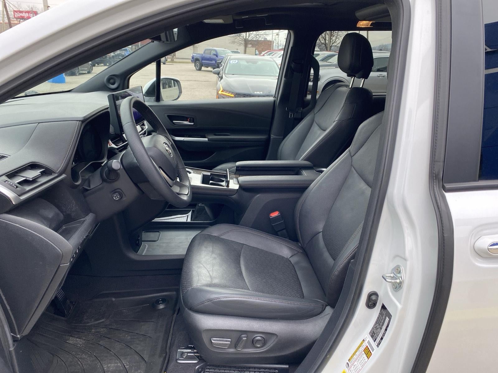 2025 Toyota Sienna Platinum 7-Passenger