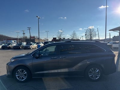 2022 Toyota Sienna XLE 7 Passenger