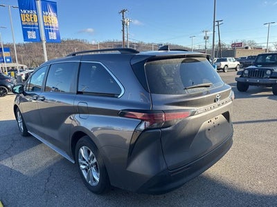 2022 Toyota Sienna XLE 7 Passenger
