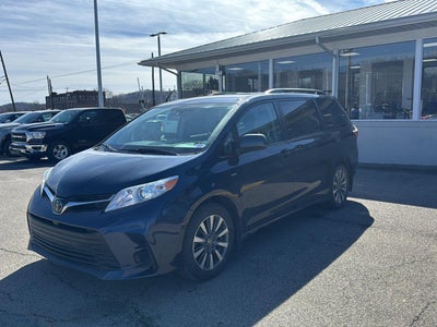 2020 Toyota Sienna LE 7 Passenger