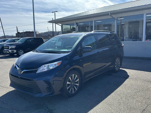 2020 Toyota Sienna LE 7 Passenger