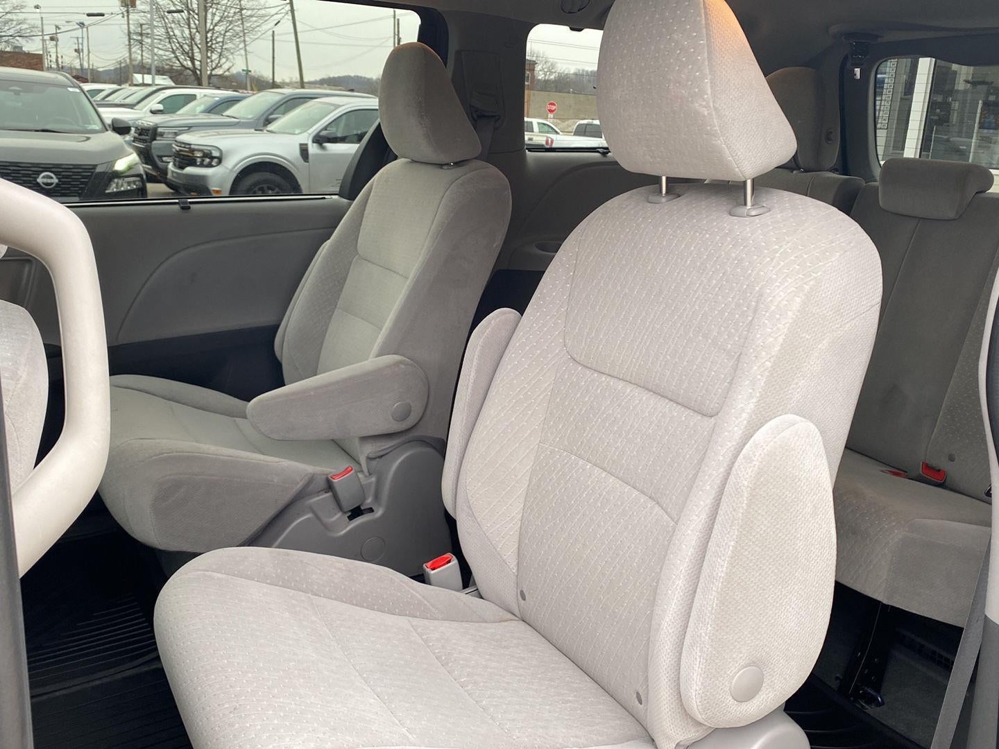 2020 Toyota Sienna LE 7-Passenger