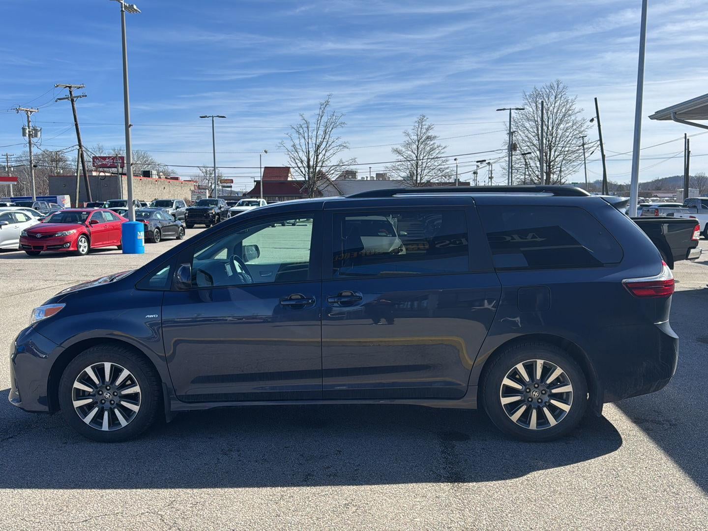 2020 Toyota Sienna LE 7 Passenger
