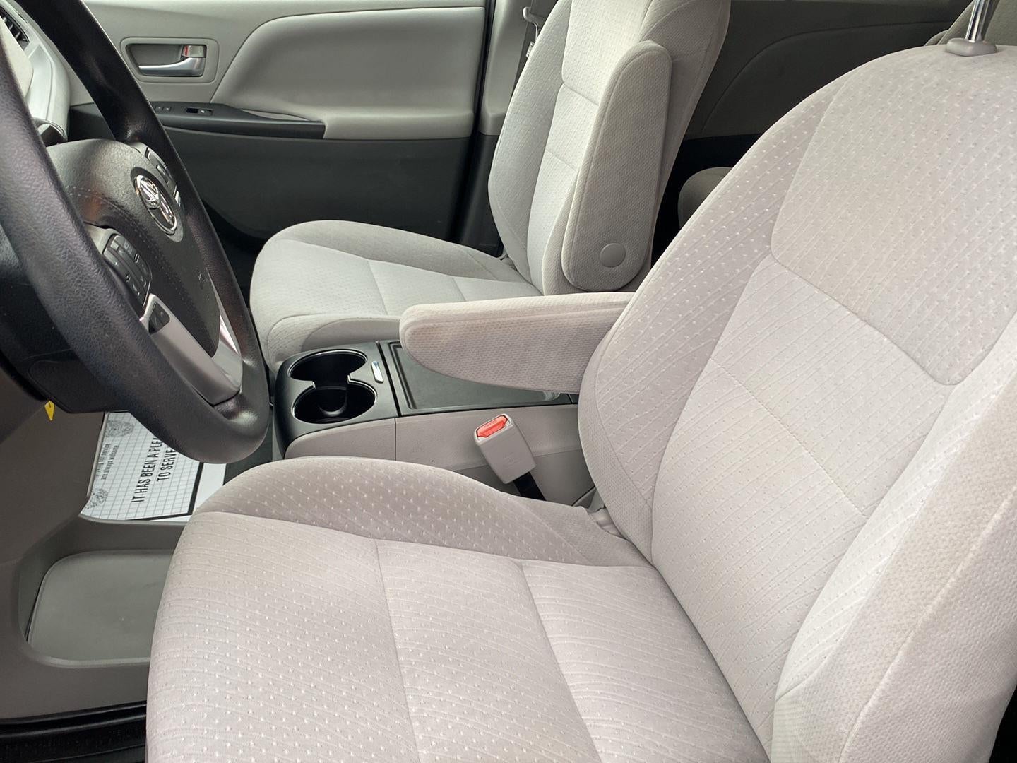 2020 Toyota Sienna LE 7-Passenger