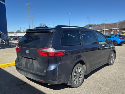 2020 Toyota Sienna LE 7 Passenger