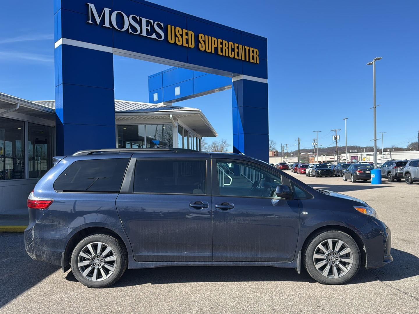 2020 Toyota Sienna LE 7 Passenger