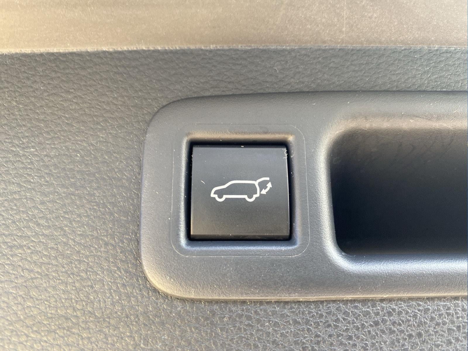 2025 Toyota Highlander Hybrid XLE