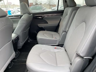 2024 Toyota Highlander Platinum