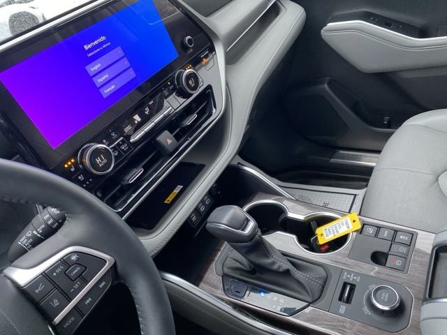 2024 Toyota Highlander Platinum