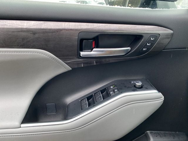 2024 Toyota Highlander Platinum