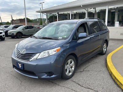 2016 Toyota Sienna LE 8-Passenger