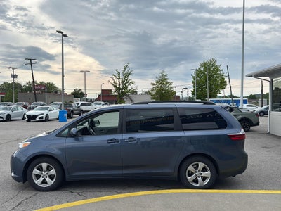 2016 Toyota Sienna LE 8-Passenger