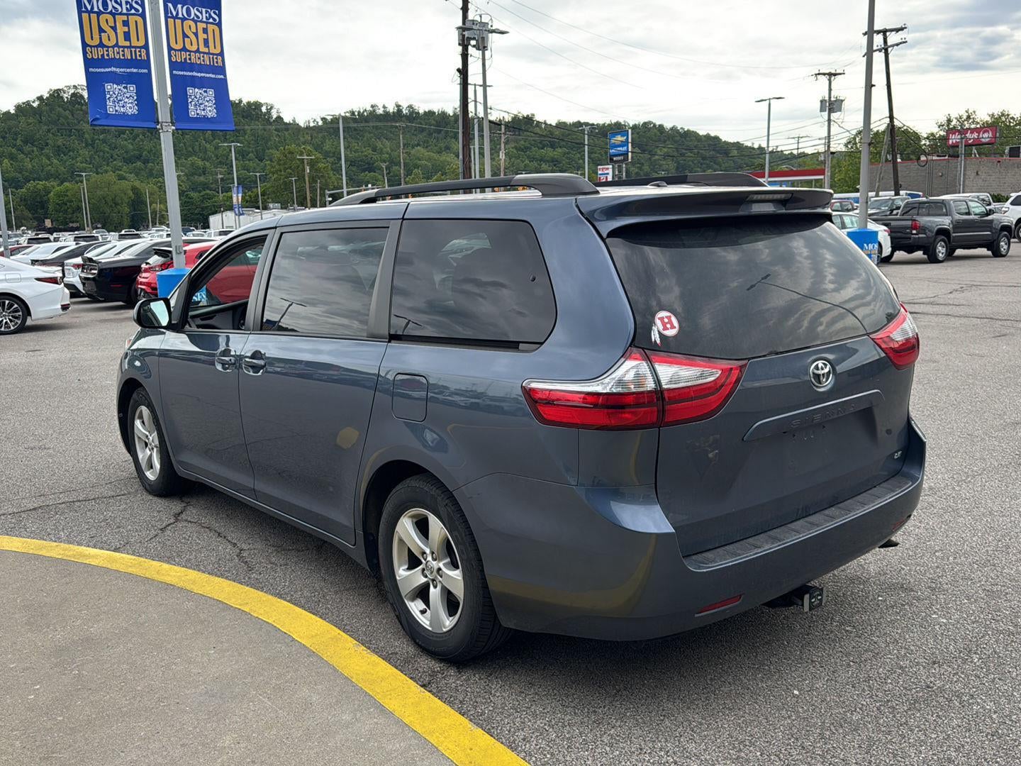 2016 Toyota Sienna LE 8-Passenger