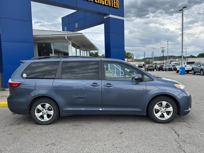 2016 Toyota Sienna LE 8-Passenger