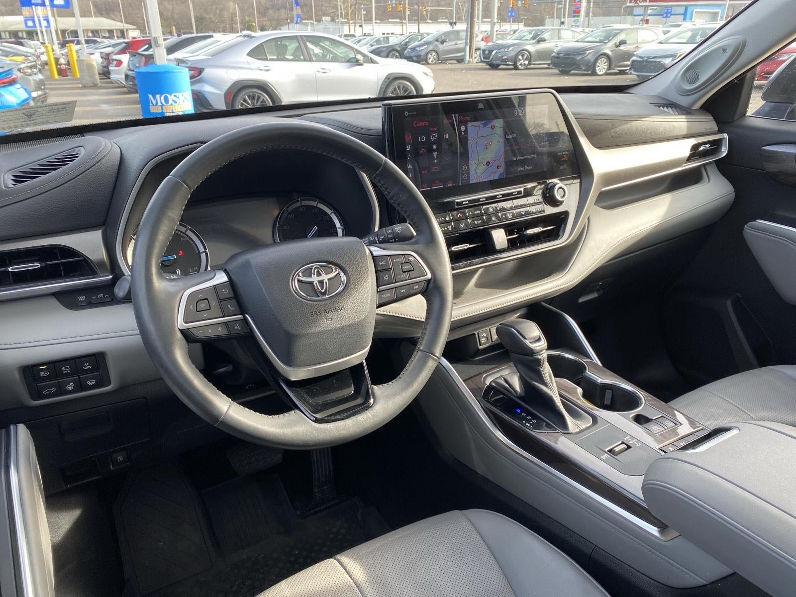 2022 Toyota Highlander Hybrid Limited