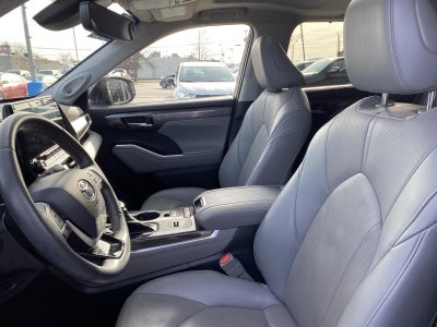 2022 Toyota Highlander Hybrid Limited