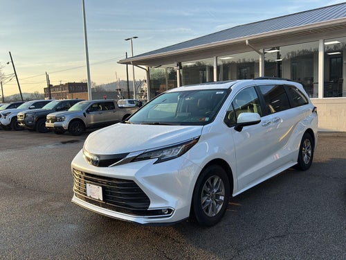 2022 Toyota Sienna XLE 7-Passenger