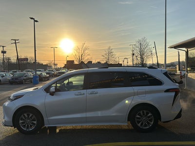 2022 Toyota Sienna XLE 7-Passenger