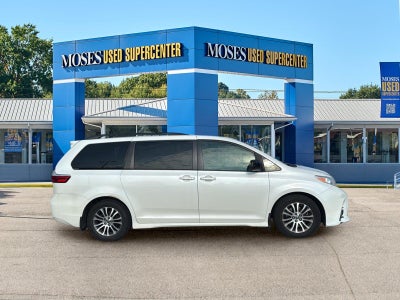 2019 Toyota Sienna XLE Auto Access Seat