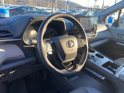 2023 Toyota Sienna Limited 7 Passenger