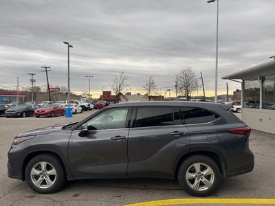 2022 Toyota Highlander LE