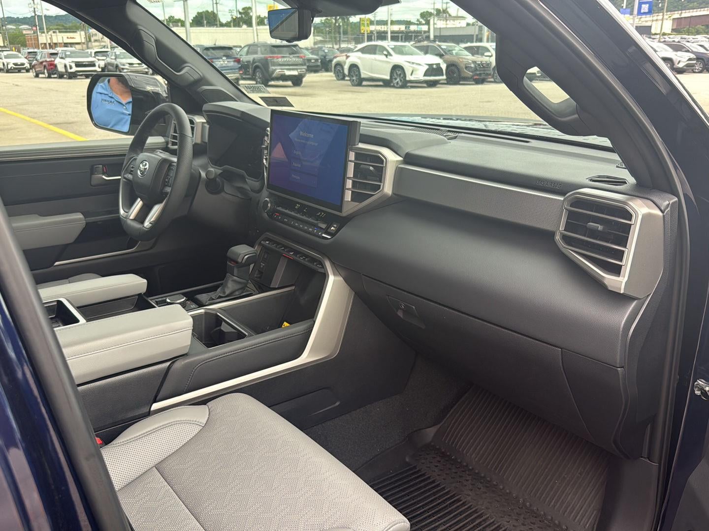 2025 Toyota Tundra Limited HV