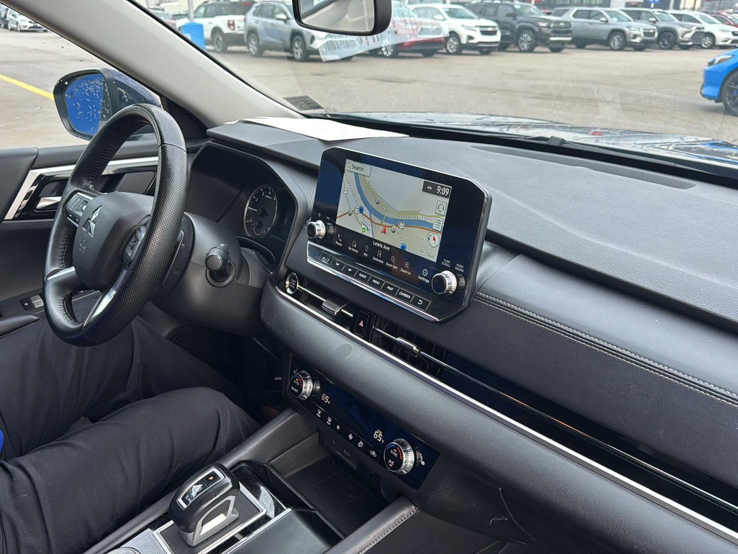 2024 Mitsubishi Outlander SE