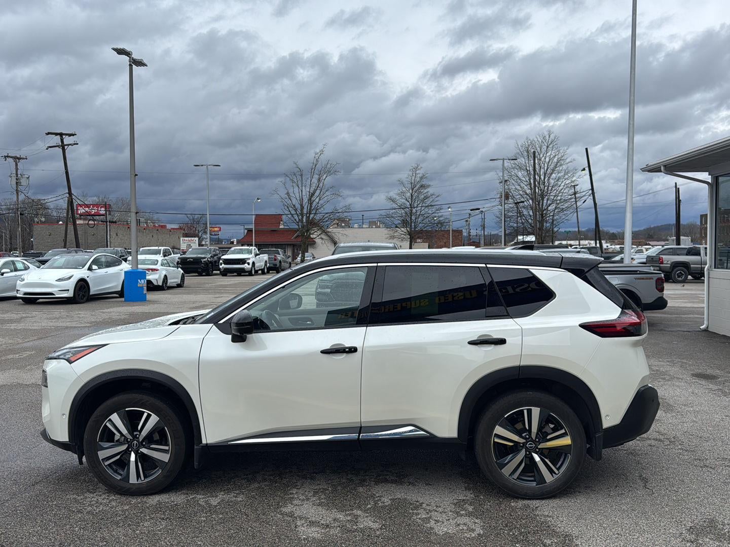 2023 Nissan Rogue SL