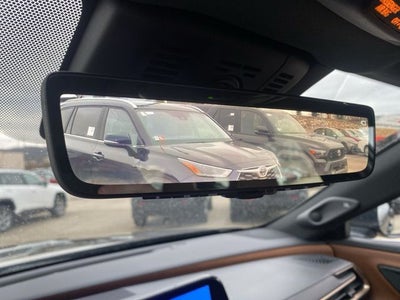 2025 Toyota Crown Signia Limited