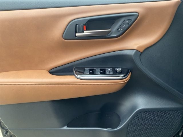 2025 Toyota Crown Signia Limited