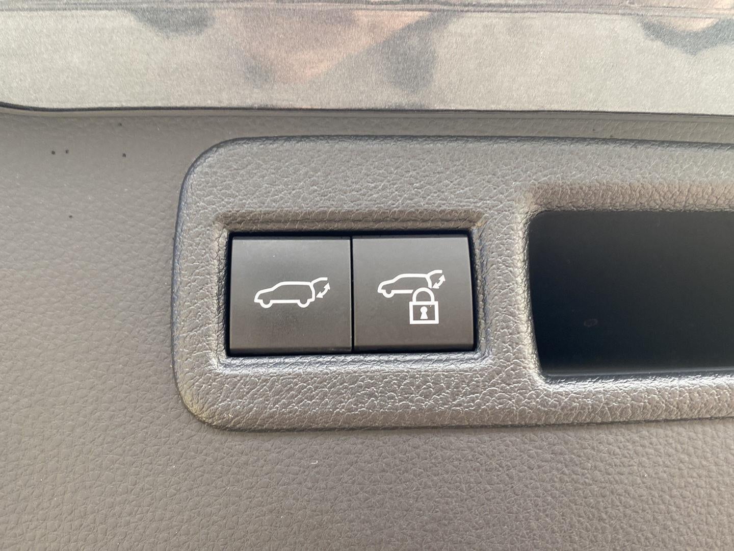 2022 Toyota Venza LE