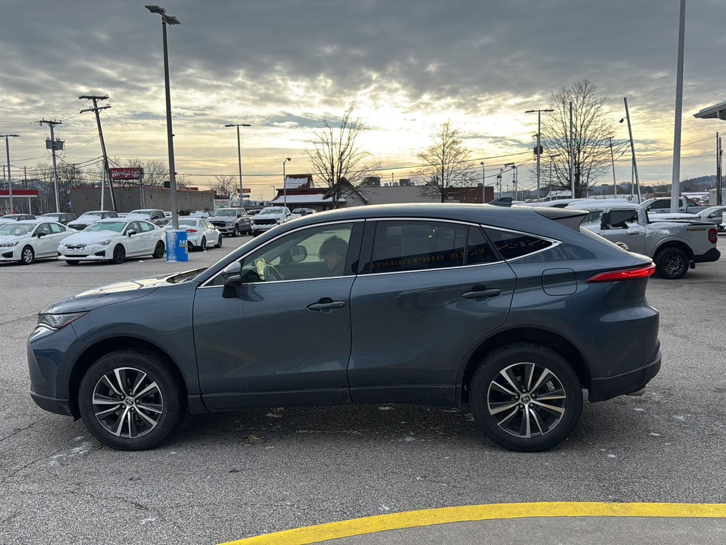 2022 Toyota Venza LE