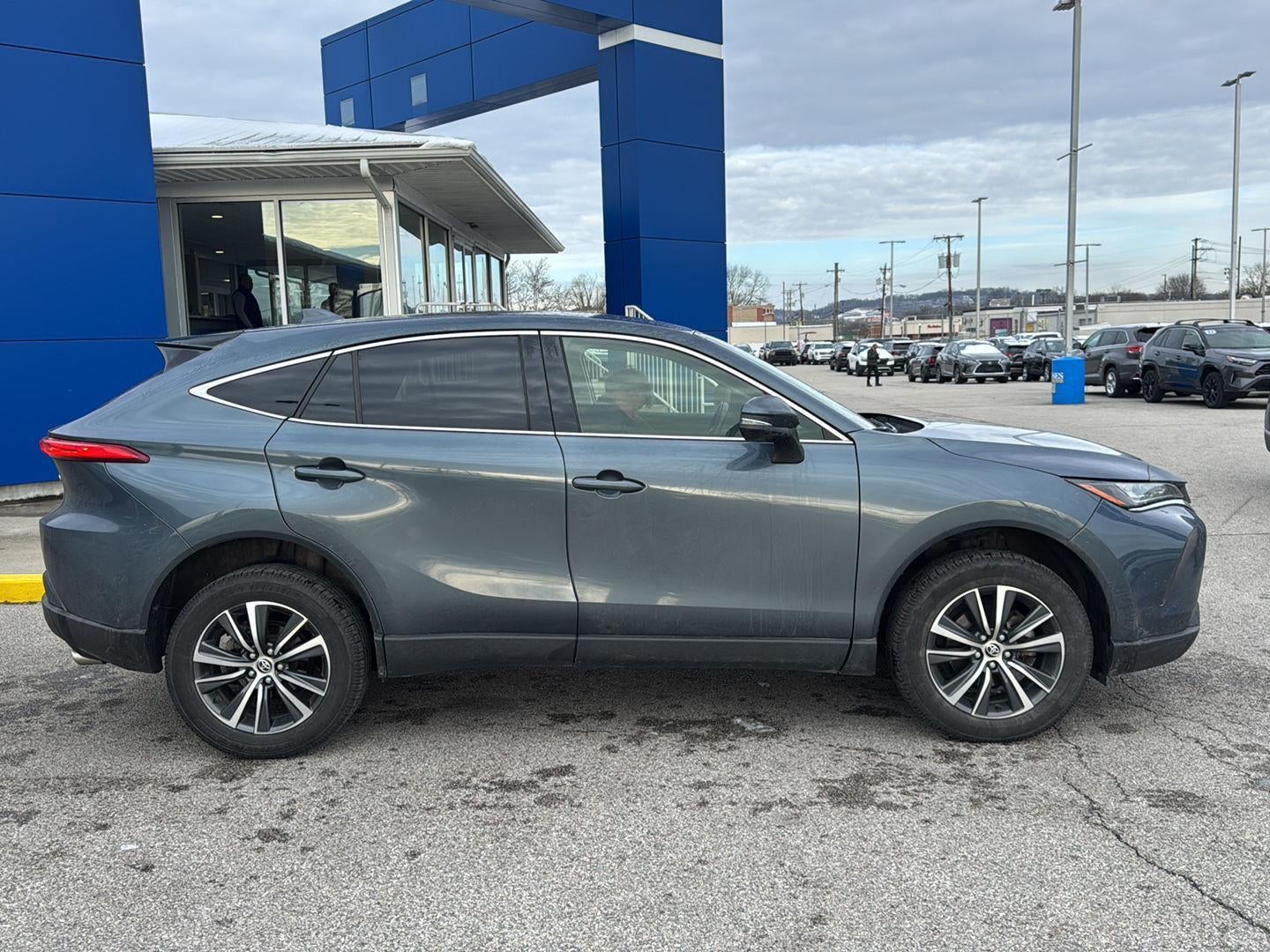 2022 Toyota Venza LE