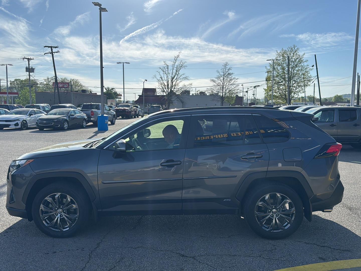 2023 Toyota RAV4 Hybrid XLE Premium