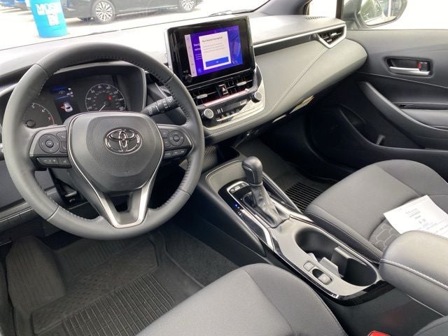 2025 Toyota Corolla Hatchback SE