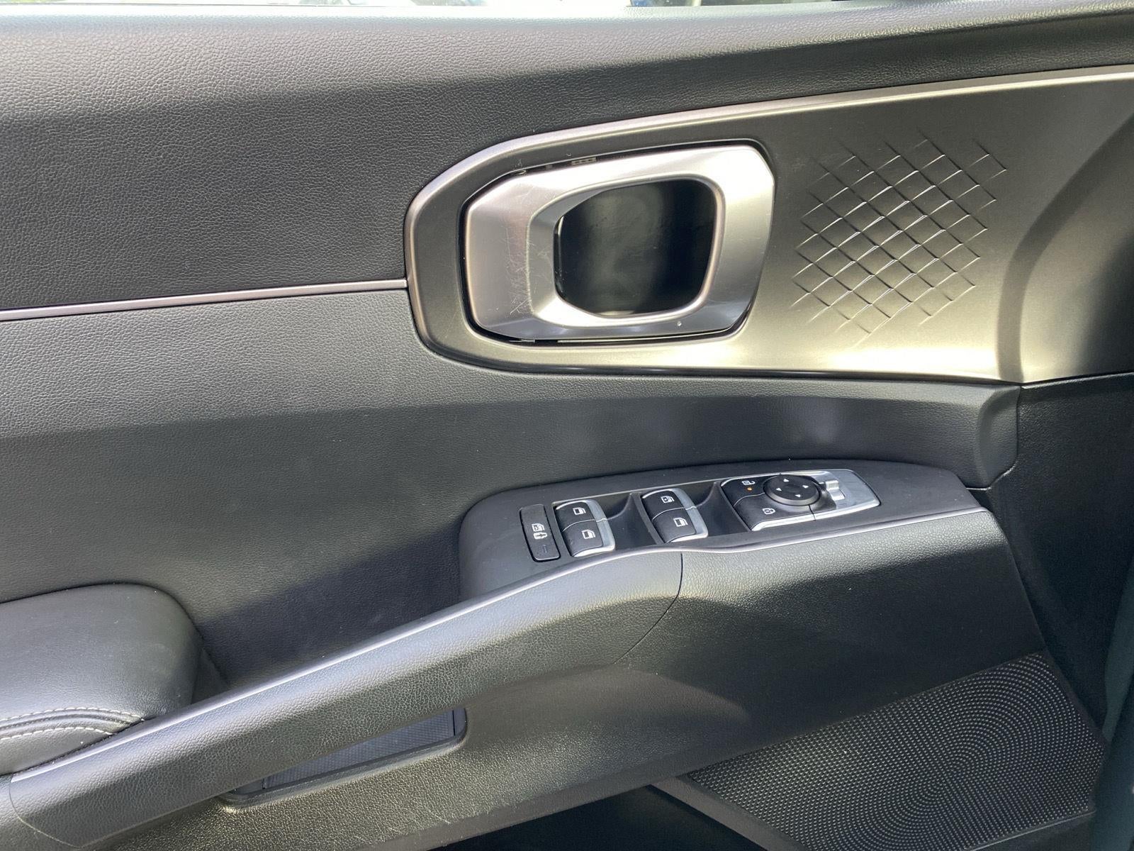 2025 Kia SORENTO HYBRID SUV