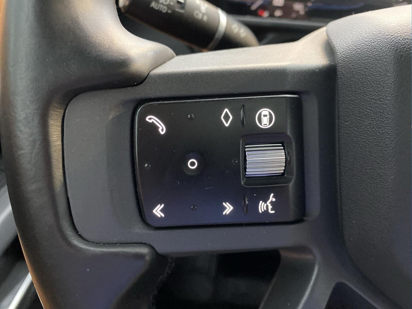 2024 Land Rover Defender X-Dynamic SE
