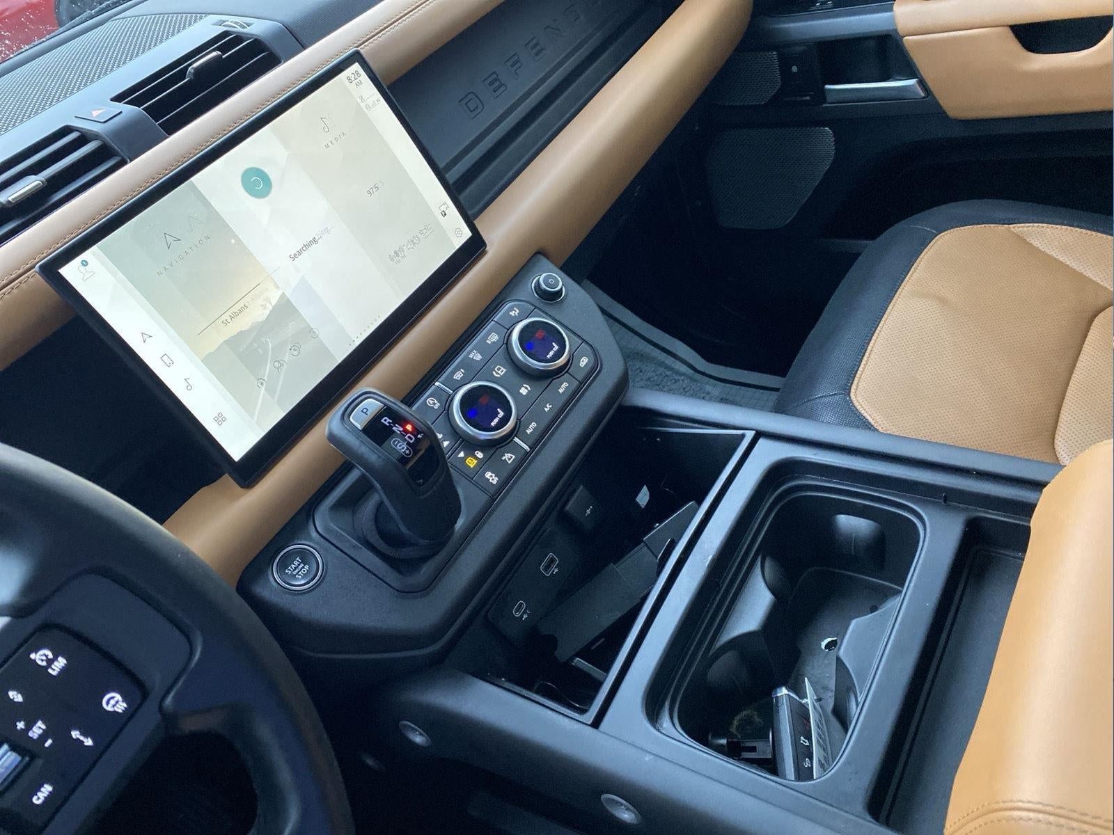 2024 Land Rover Defender X-Dynamic SE