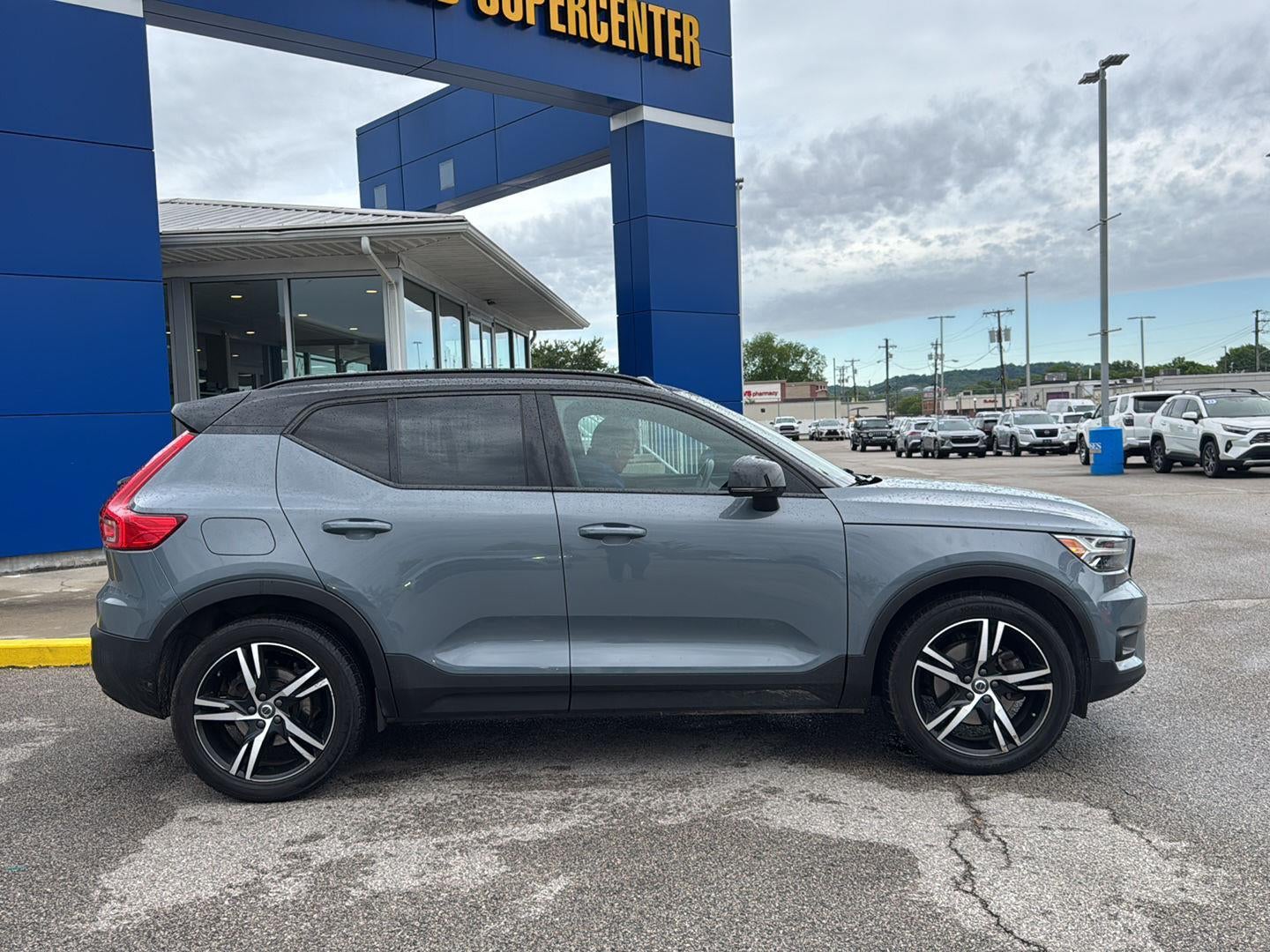 2021 Volvo XC40 R-Design